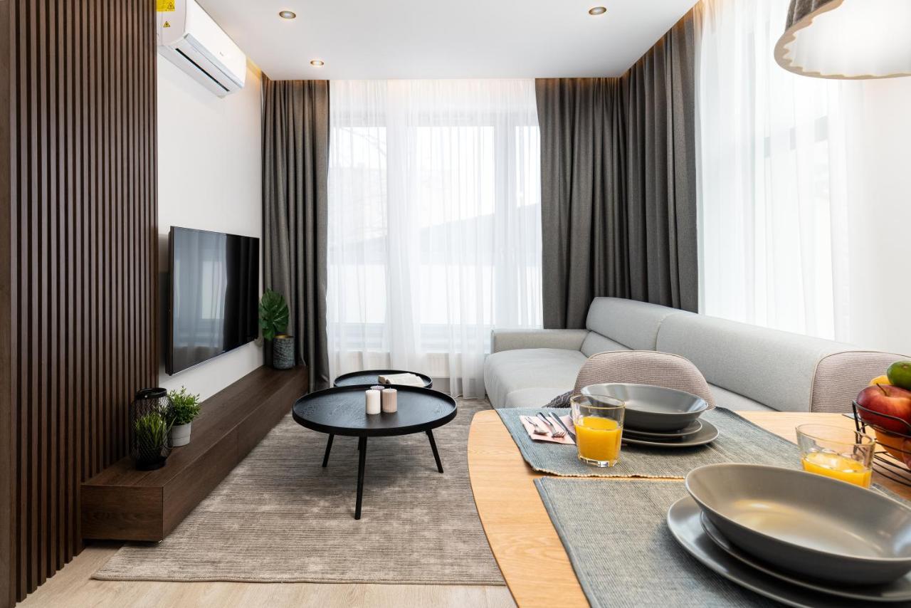 Househost Apartment: Miodowa 42/30 Street Appartement *